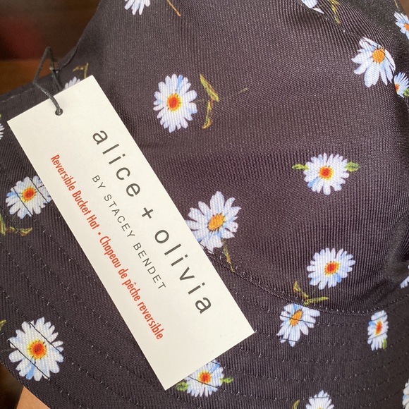 Alice + Olivia Reversible Bucket hat - Picture 3 of 4